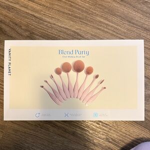 Blend Party Oval Makeup Brush Set - Pink by Vanity Planet